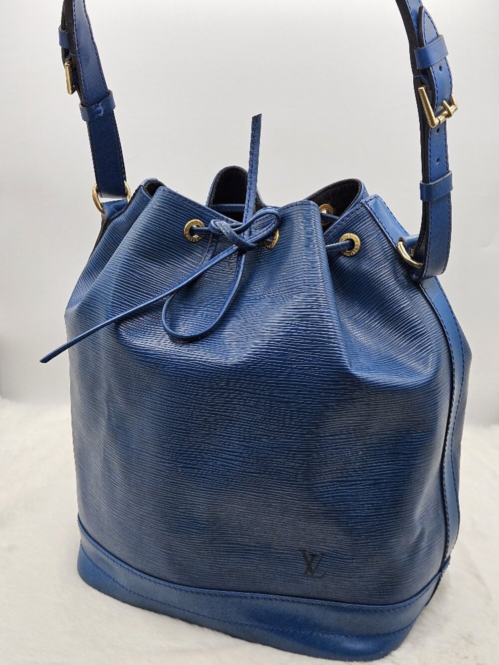 Louis Vuitton Noé Toledo Blue Epi Drawstring Bag